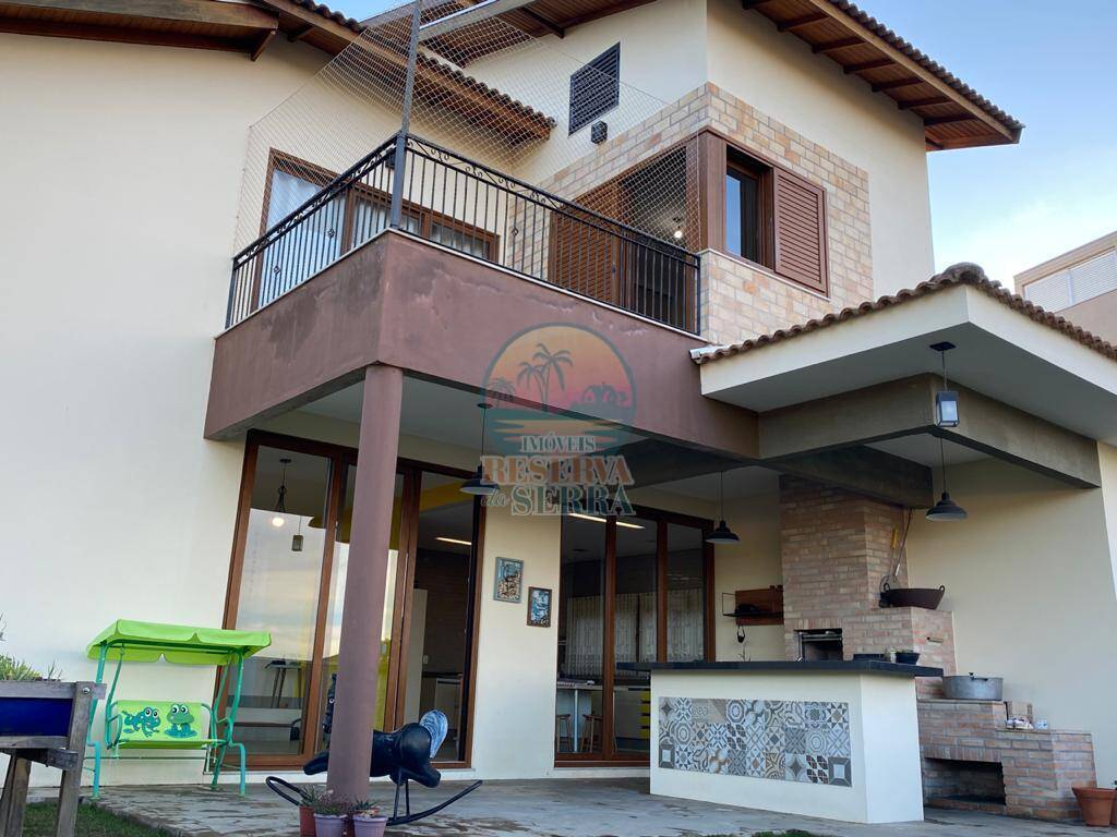 Casa de Condomínio para alugar com 3 quartos, 245m² - Foto 2
