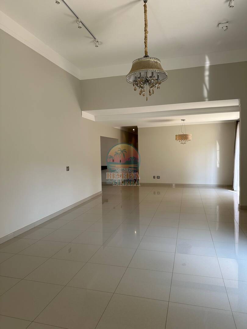 Casa de Condomínio para alugar com 3 quartos, 250m² - Foto 6