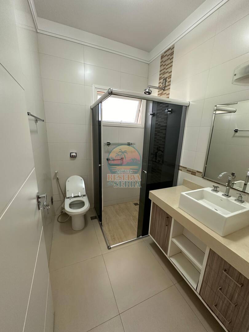 Casa de Condomínio para alugar com 3 quartos, 250m² - Foto 7