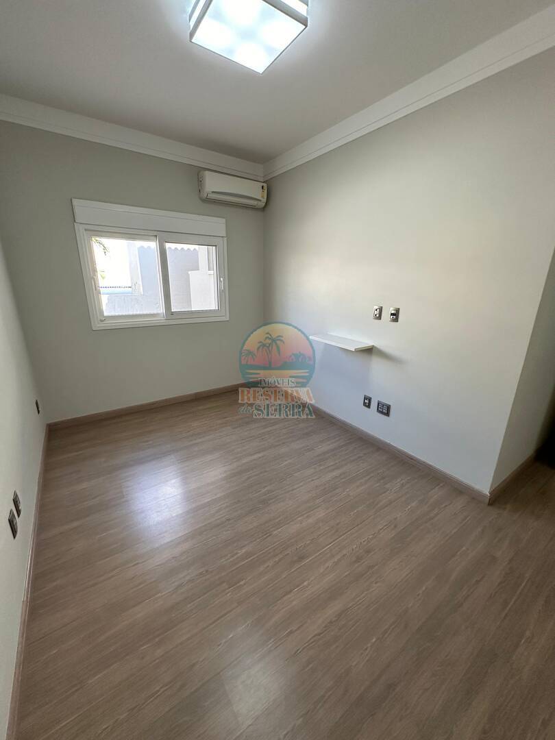 Casa de Condomínio para alugar com 3 quartos, 250m² - Foto 17