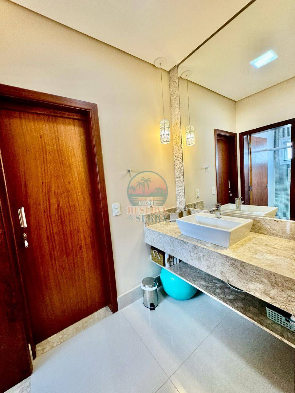 Casa de Condomínio à venda com 4 quartos, 395m² - Foto 3