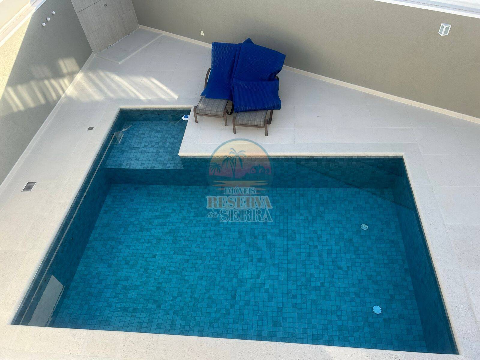Casa de Condomínio à venda com 4 quartos, 395m² - Foto 2