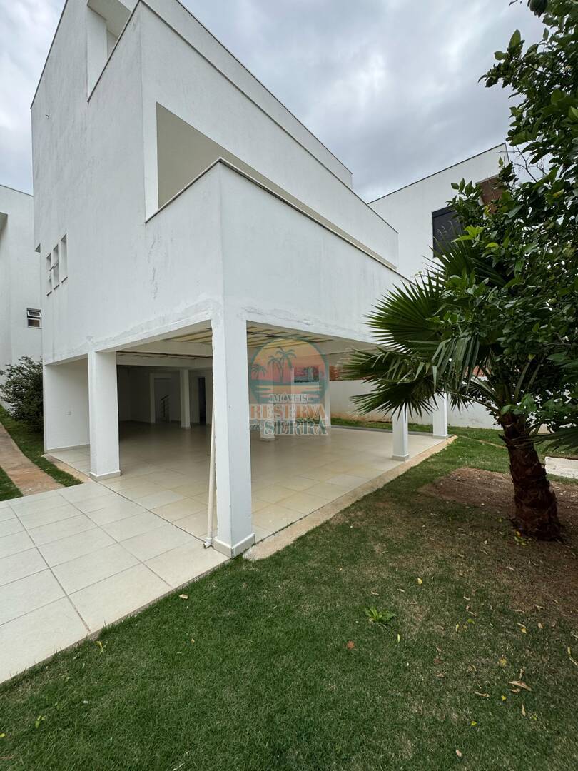 Casa de Condomínio para alugar com 4 quartos, 317m² - Foto 4