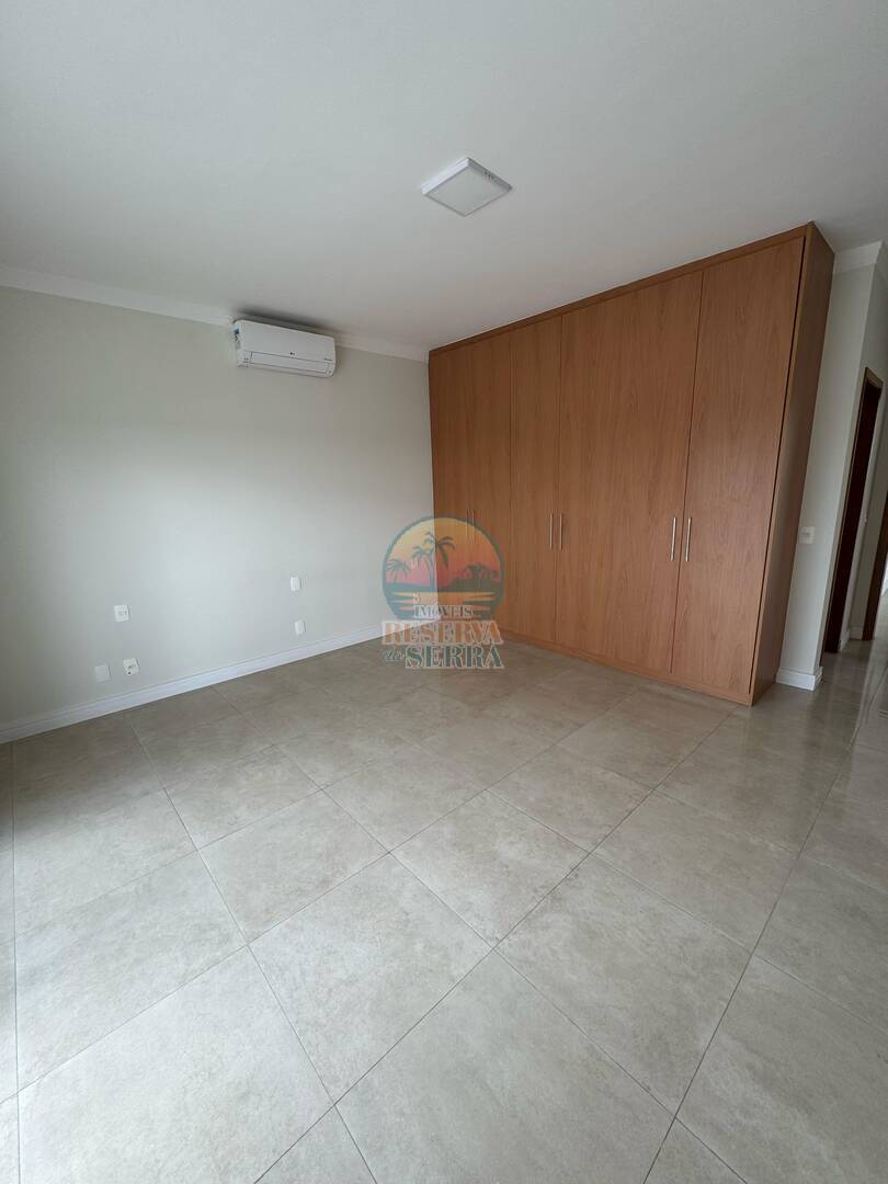 Casa de Condomínio para alugar com 4 quartos, 317m² - Foto 12