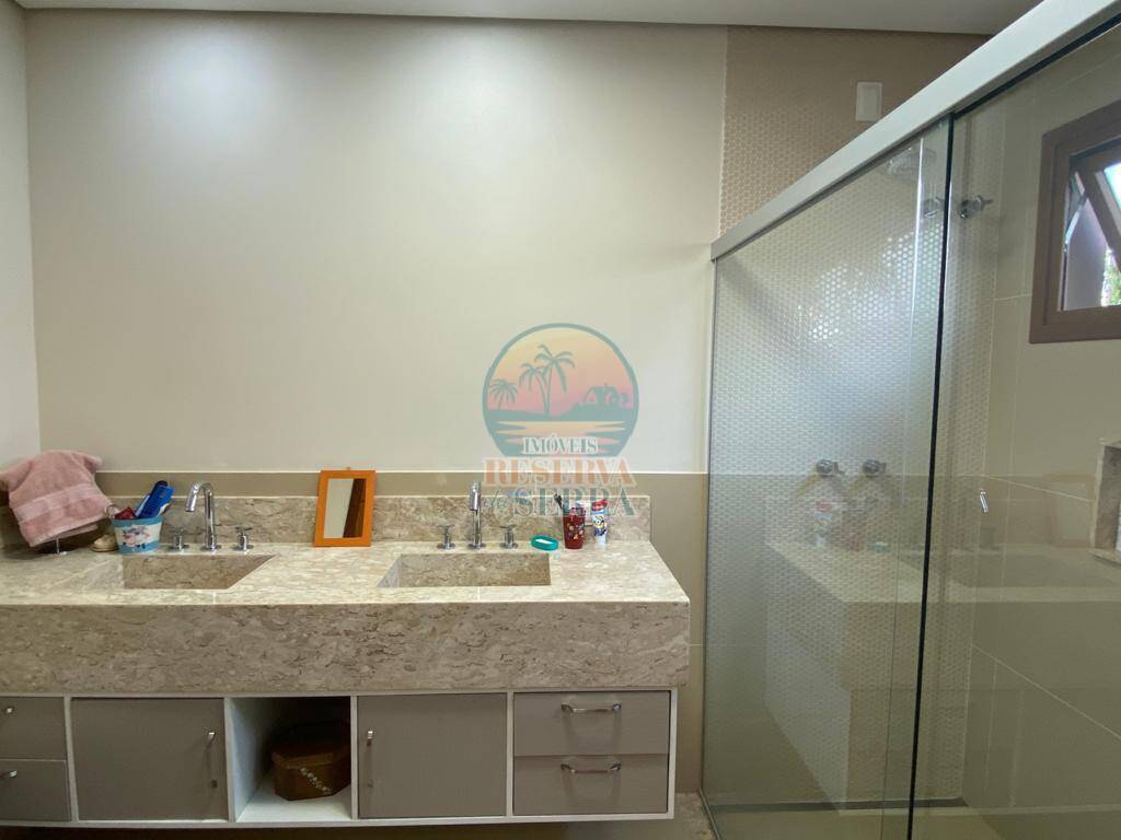 Casa de Condomínio para alugar com 3 quartos, 245m² - Foto 12