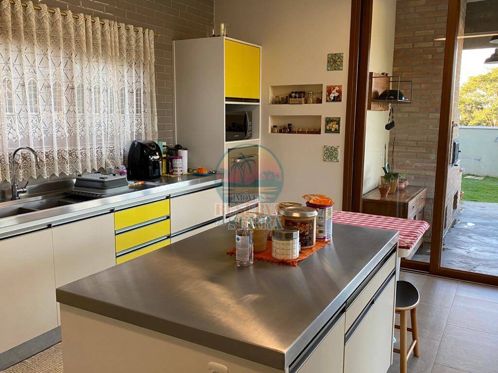 Casa de Condomínio para alugar com 3 quartos, 245m² - Foto 7