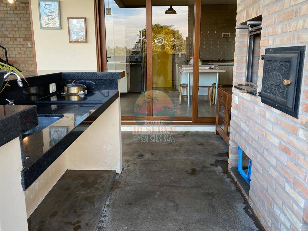 Casa de Condomínio para alugar com 3 quartos, 245m² - Foto 3