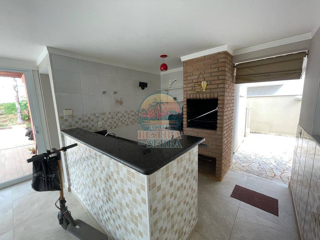Casa de Condomínio à venda e aluguel com 5 quartos, 260m² - Foto 1