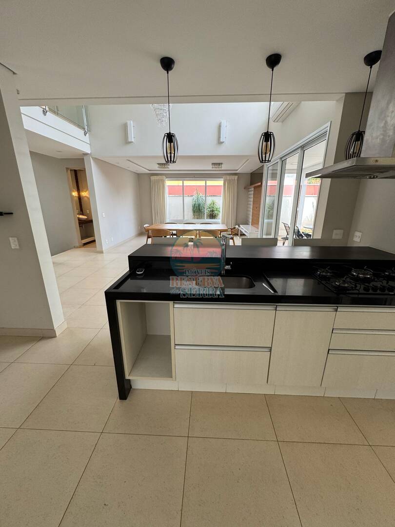 Casa de Condomínio à venda e aluguel com 3 quartos, 327m² - Foto 5