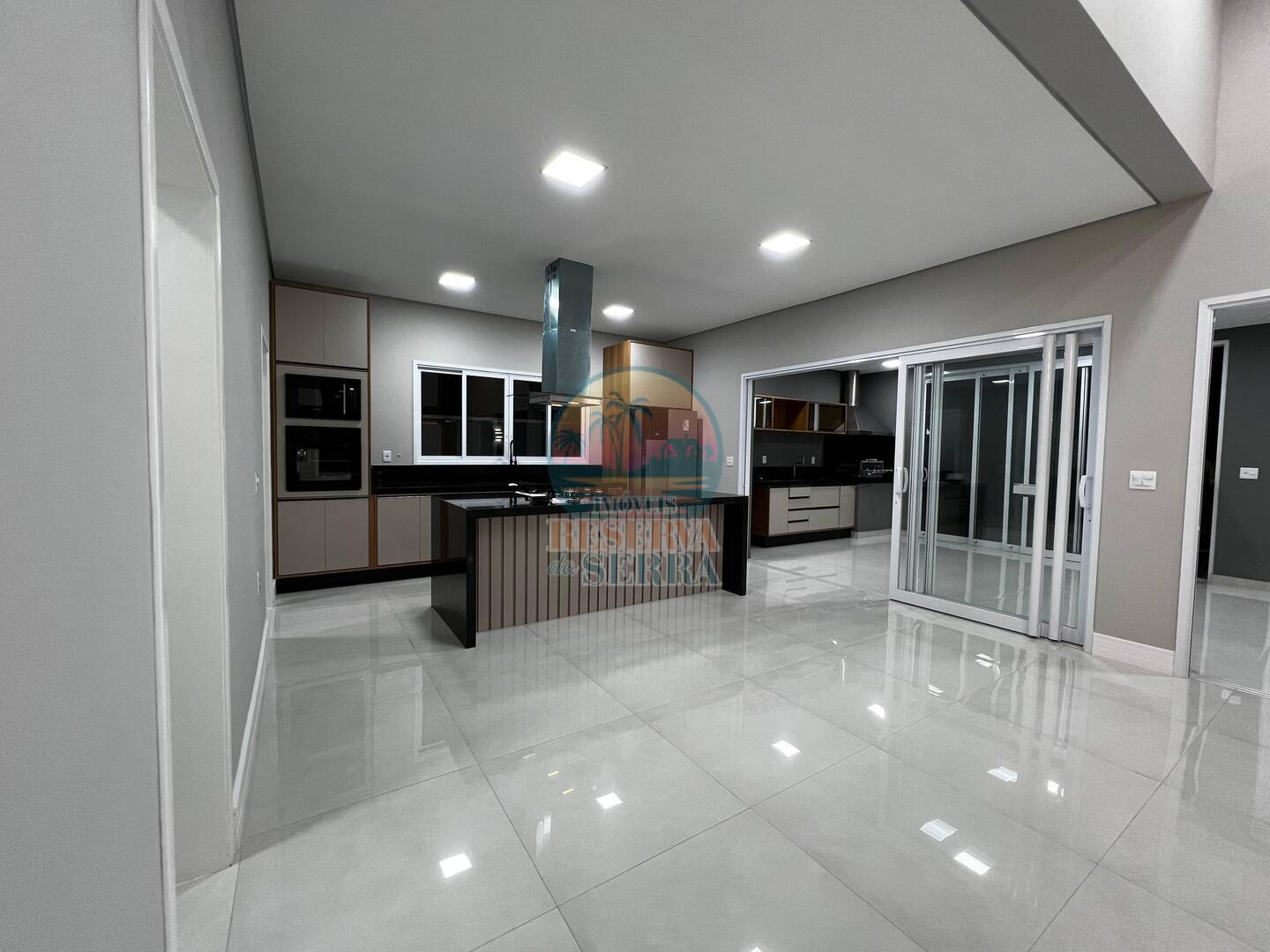 Casa de Condomínio à venda com 4 quartos, 340m² - Foto 3