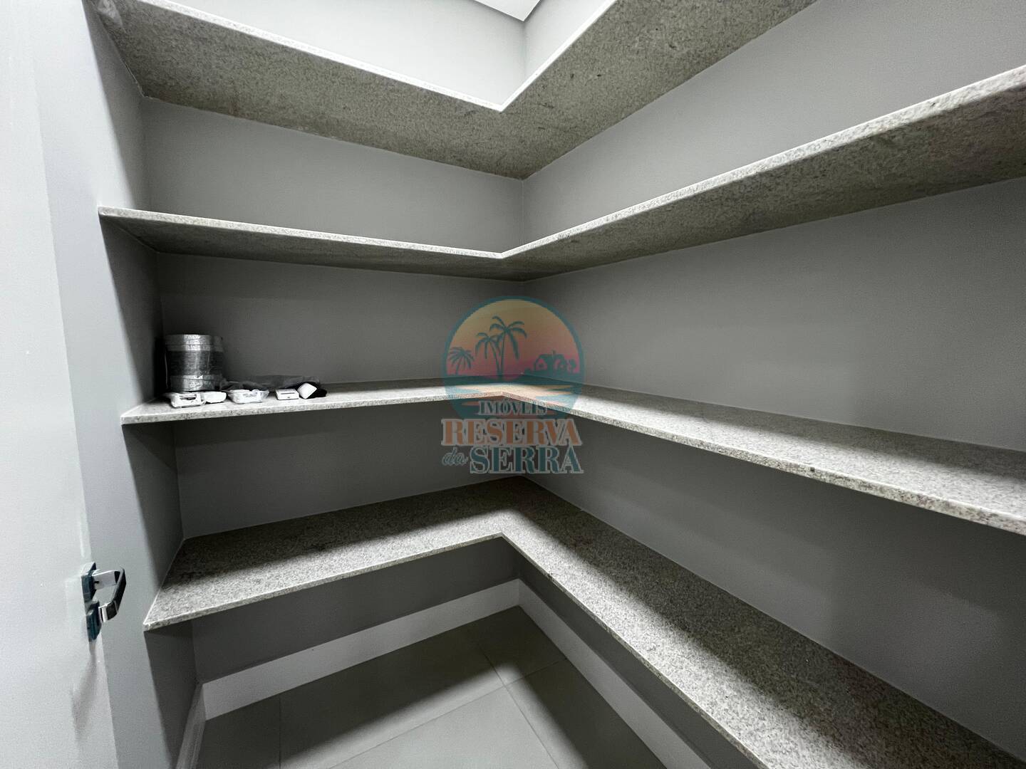 Casa de Condomínio à venda com 4 quartos, 340m² - Foto 4