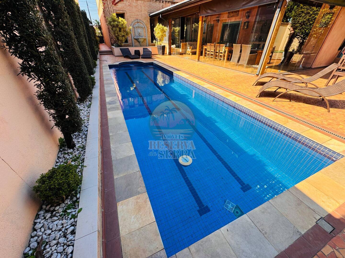 Casa de Condomínio à venda com 3 quartos, 349m² - Foto 2