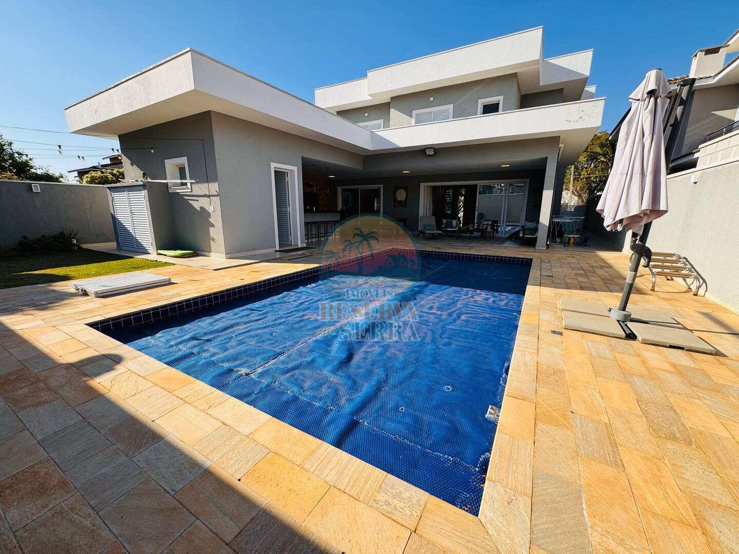 Casa de alto padrão mobiliada com 4 dormitórios à venda em Jundiaí