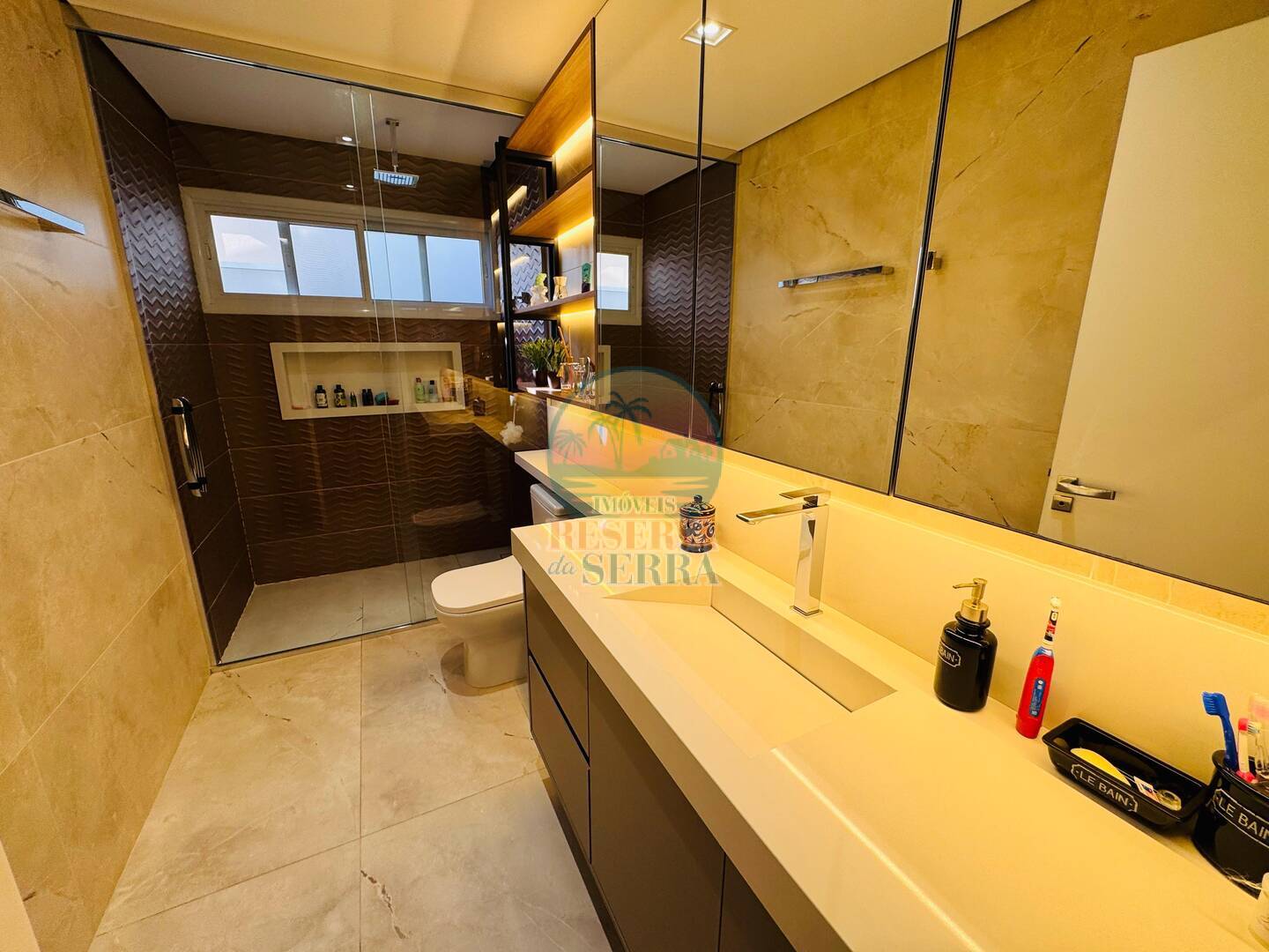 Casa de Condomínio à venda com 3 quartos, 250m² - Foto 18