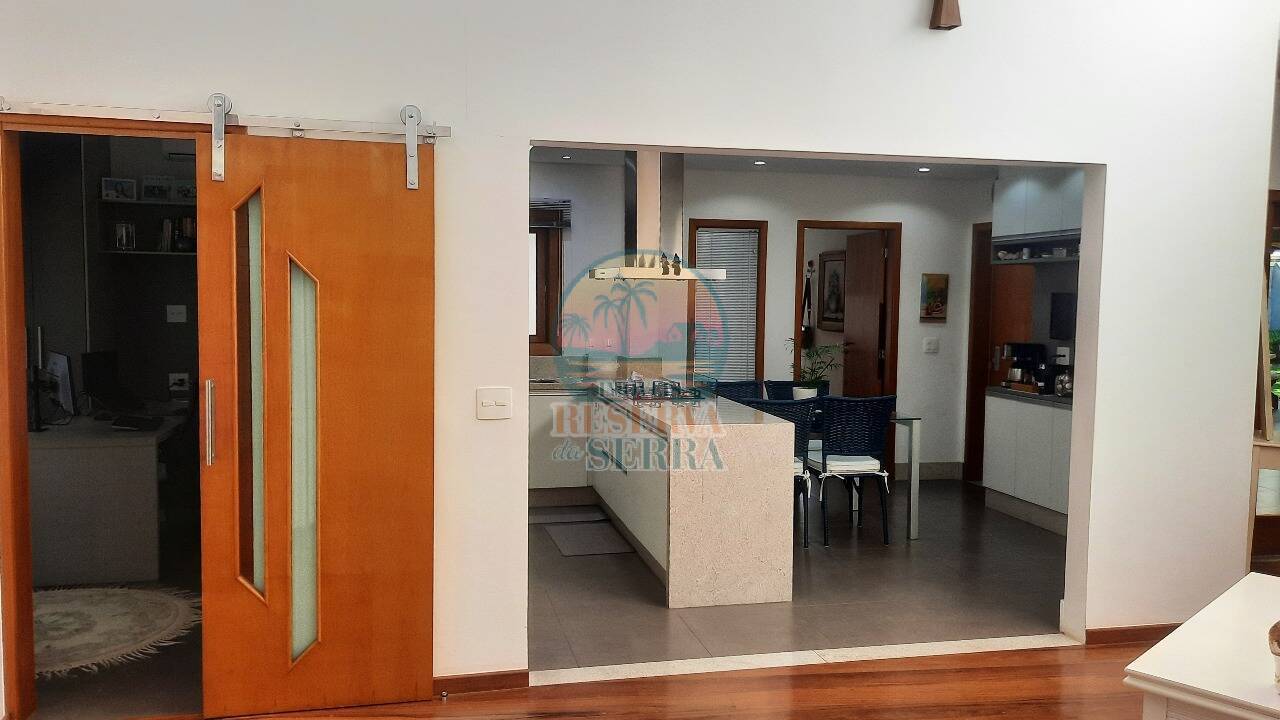Casa de Condomínio à venda com 3 quartos, 251m² - Foto 9