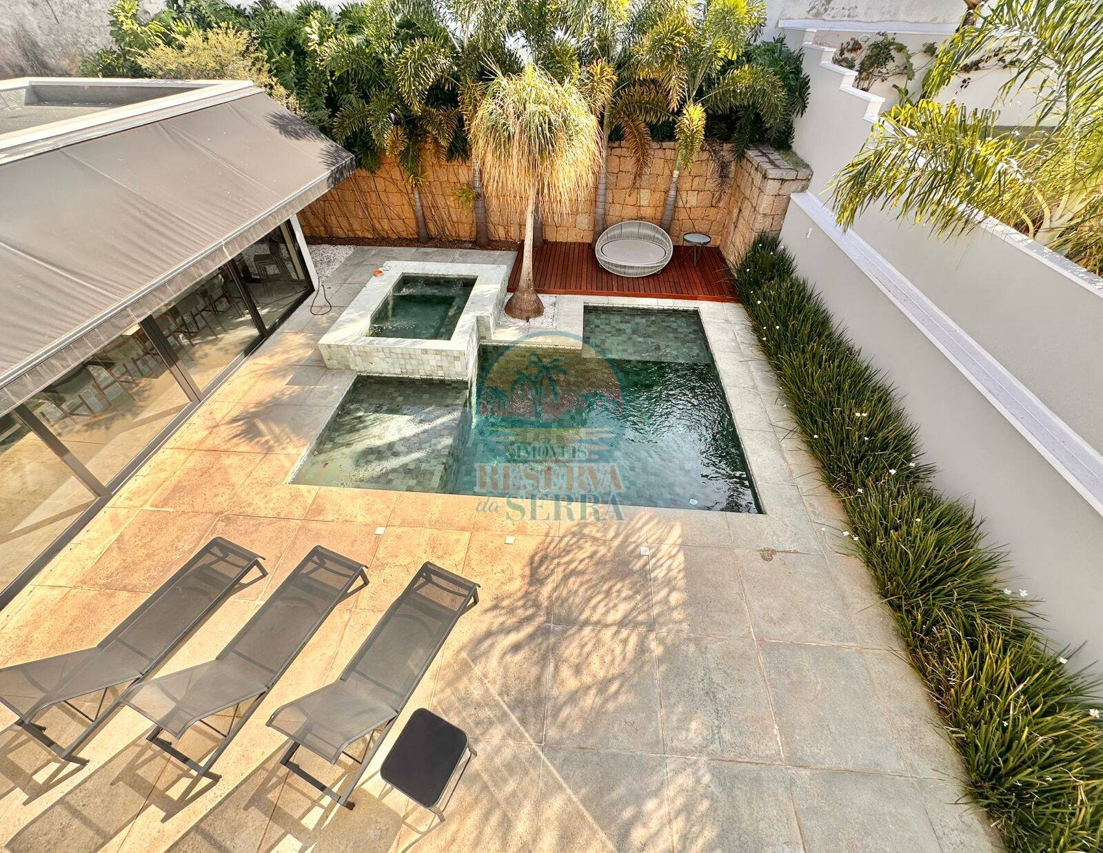 Casa de Condomínio à venda com 4 quartos, 589m² - Foto 1