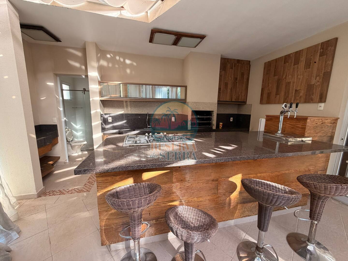 Casa térrea com 3 suítes para locação no Reserva da Serra