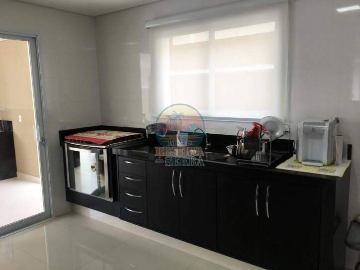 Casa de Condomínio para alugar com 3 quartos, 220m² - Foto 27